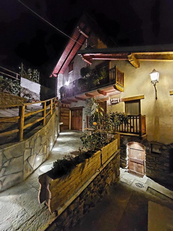 Appartamento Le Bourneau Aosta Bagian luar foto