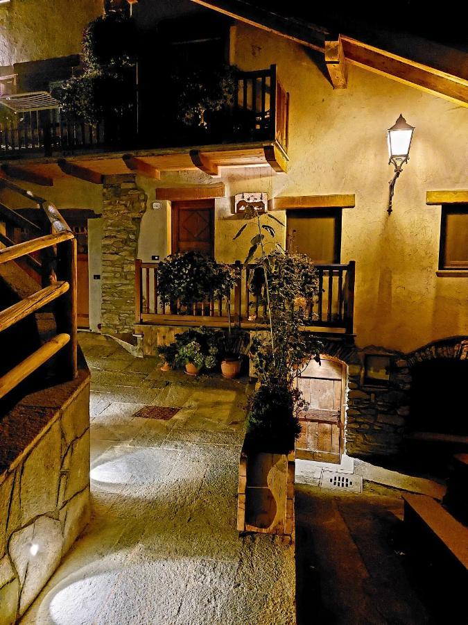 Appartamento Le Bourneau Aosta Bagian luar foto