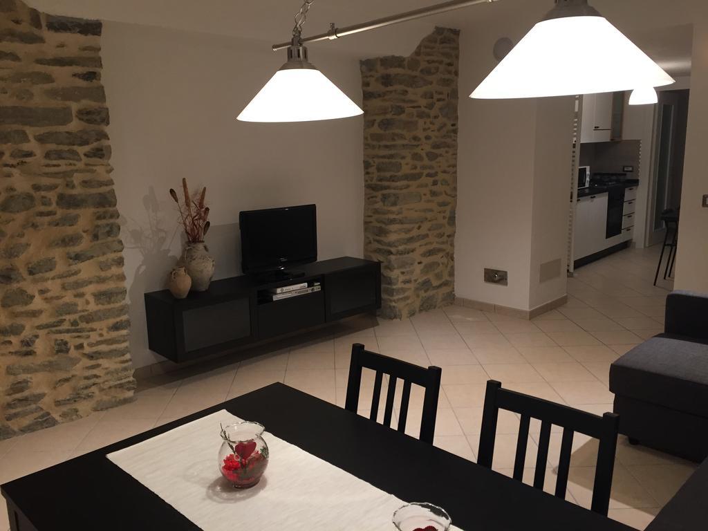 Appartamento Le Bourneau Aosta Bagian luar foto